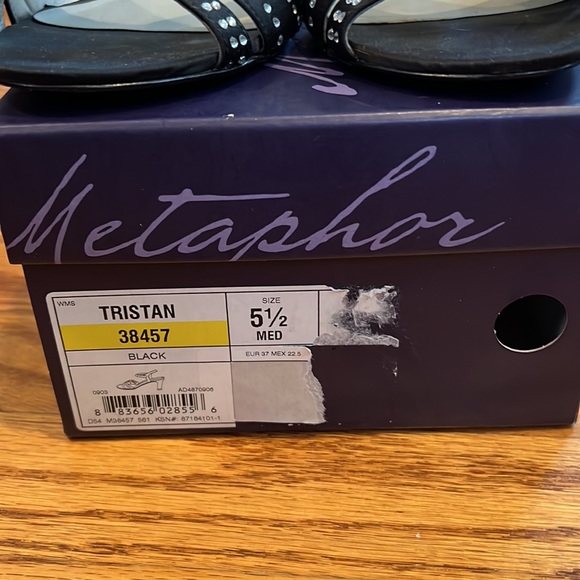 Metaphor Tristan Size 5 1/2 Med Black Heels W/Ankle
Strap Open Toe - Picture 6 of 8